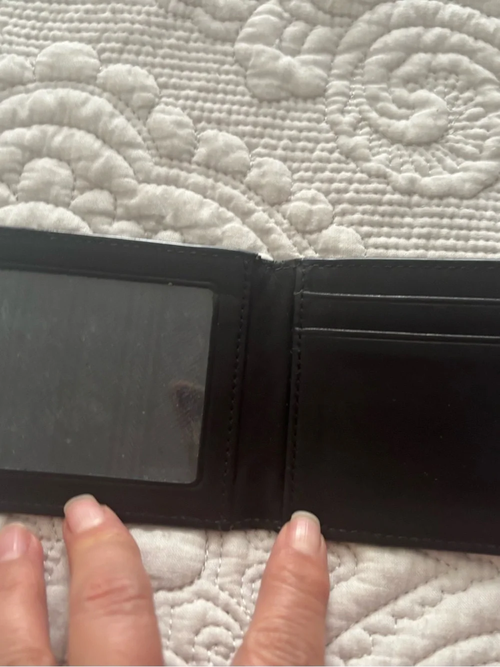 Coach Men's Black Bifold Wallet w/ ID Photo Window, Credit Card Slots Coach Logo